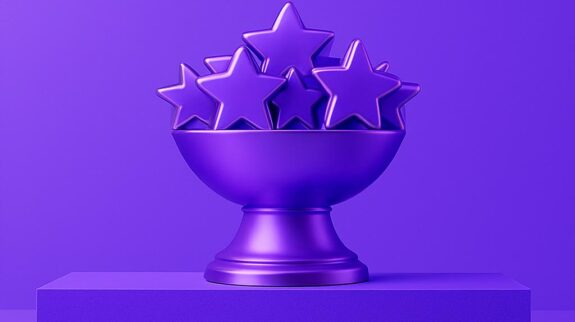 Biểu Tượng Vinh Danh Dịch Vụ 5 Sao Một chiếc cúp hình bát chứa đầy những ngôi sao năm cánh, tượng trưng cho chất lượng và sự công nhận dịch vụ xuất sắc.